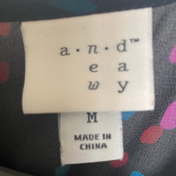 A New Day blouse - Picture 3 of 3